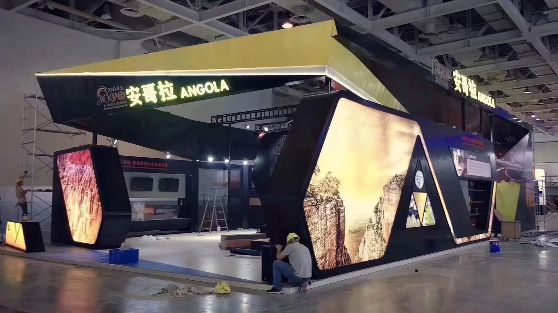 展位展台搭建设计生产商，310平方工博会案例