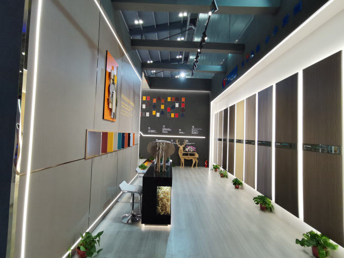 创意形式进口博览会会展展位搭建案例|时髦前卫